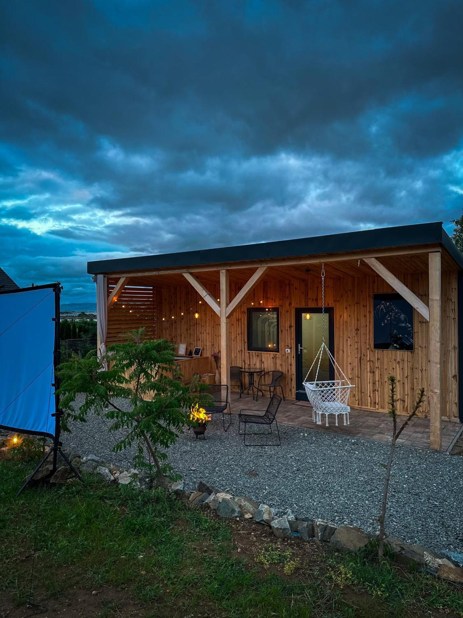Kubiq Transalpina Villa Petresti Buitenkant foto