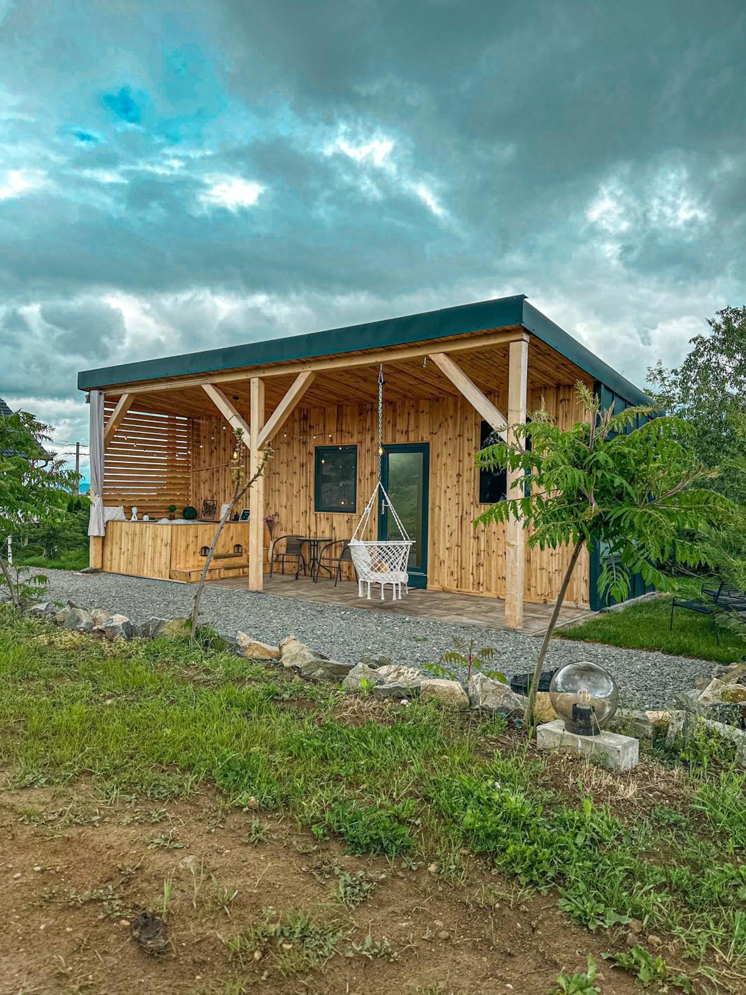 Kubiq Transalpina Villa Petresti Buitenkant foto